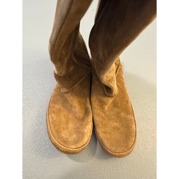 NWOT UGG Mammoth Moccasin style Suede boots- Size 7.5 - Picture 6 of 7